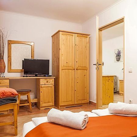 Levendula Apartman Balatonfured Exterior photo